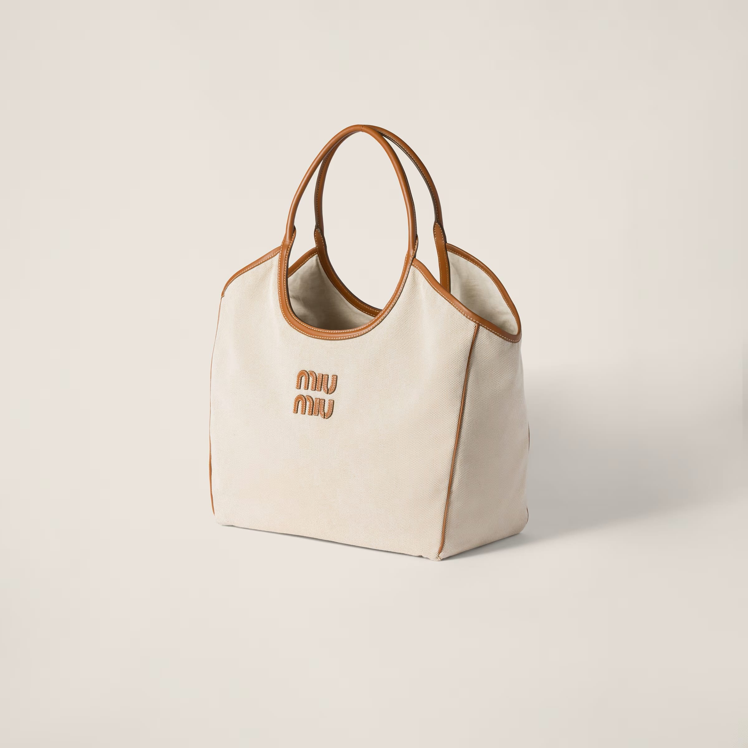 large ivy bag details
